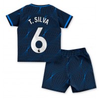 Otroški Nogometni dresi Chelsea Thiago Silva #6 Gostujoči 2023-24 Kratek Rokav (+ Kratke hlače)